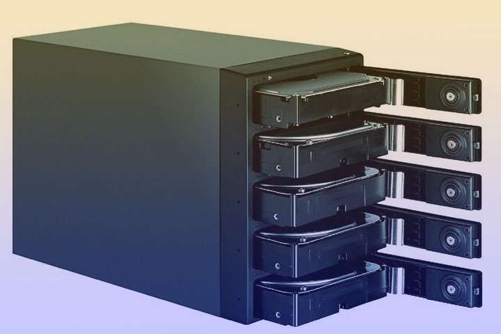 RAID-массивы: объединение жестких дисков для повышения производительности и надежности