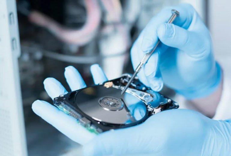 Восстановление данных с SSD и HDD: почему с твердотельных накопителей сложнее