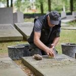 Уход за памятником: как сохранить мемориал на десятилетия